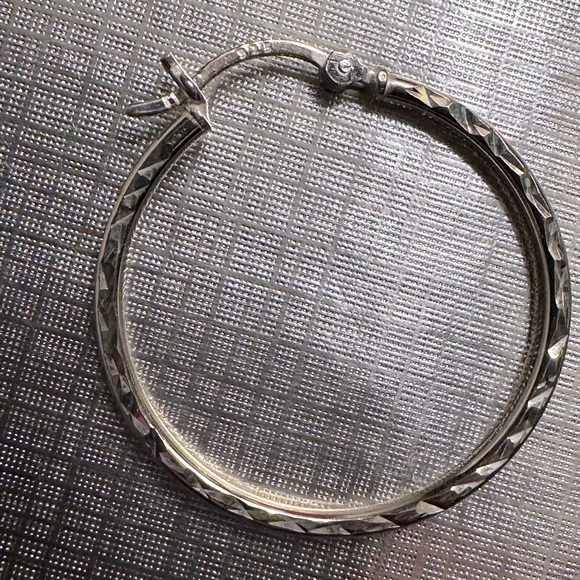 Silver hoop earrings - Picture 3 of 3